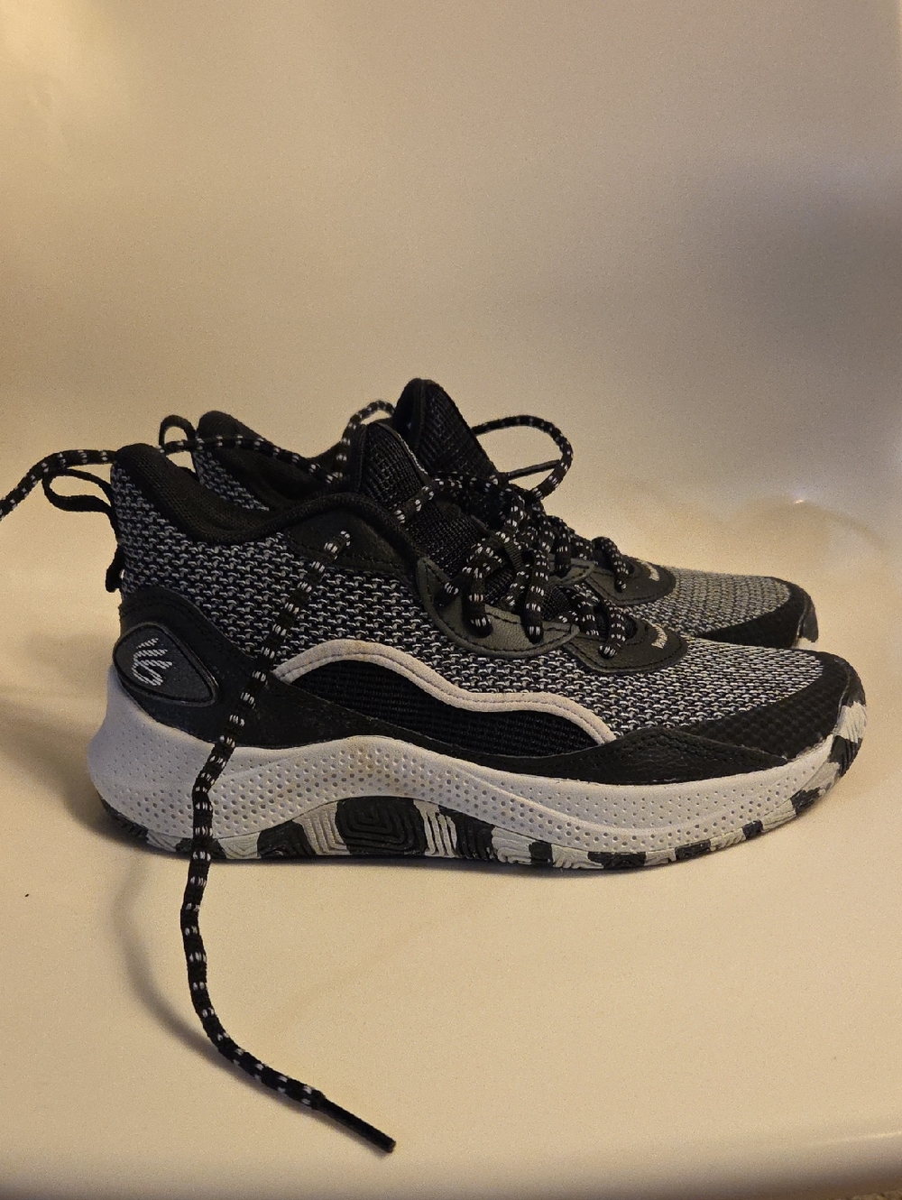 Kids Under Armour Kids Black & Gray High-Top Sneakers